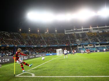 TANGER MED, MOROCCO - FEBRUARY 07: Giorgian de Arrascaeta of Flamengo takes a corner kick during the FIFA Club World Cup Morocco 2022 Semi Final match between Flamengo v Al Hilal SFC at Stade Ibn-Batouta on February 07, 2023 in Tanger Med, Morocco. (Photo by Michael Steele / Getty Images)